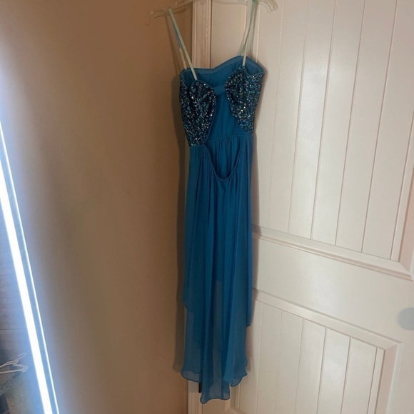 Blue sparkly formal dress with open back women’s size 3/4 - Picture 3 of 4
